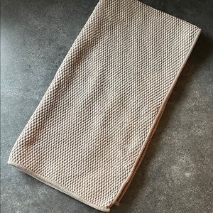 Textured mushroom kitchen towel 
Norwex